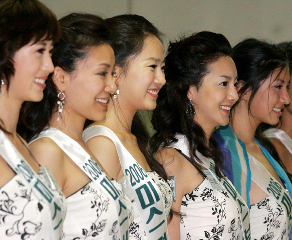 【画像】 ”ミス・コリア” に選ばれた韓国人女性がどうみても整形してるｗｗｗｗ