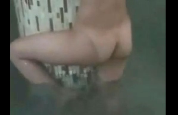 【マジ物】修学旅行で女風呂を冗談半分で撮影した動画が流失ｗｗｗｗ - エロ動画 アダルト動画