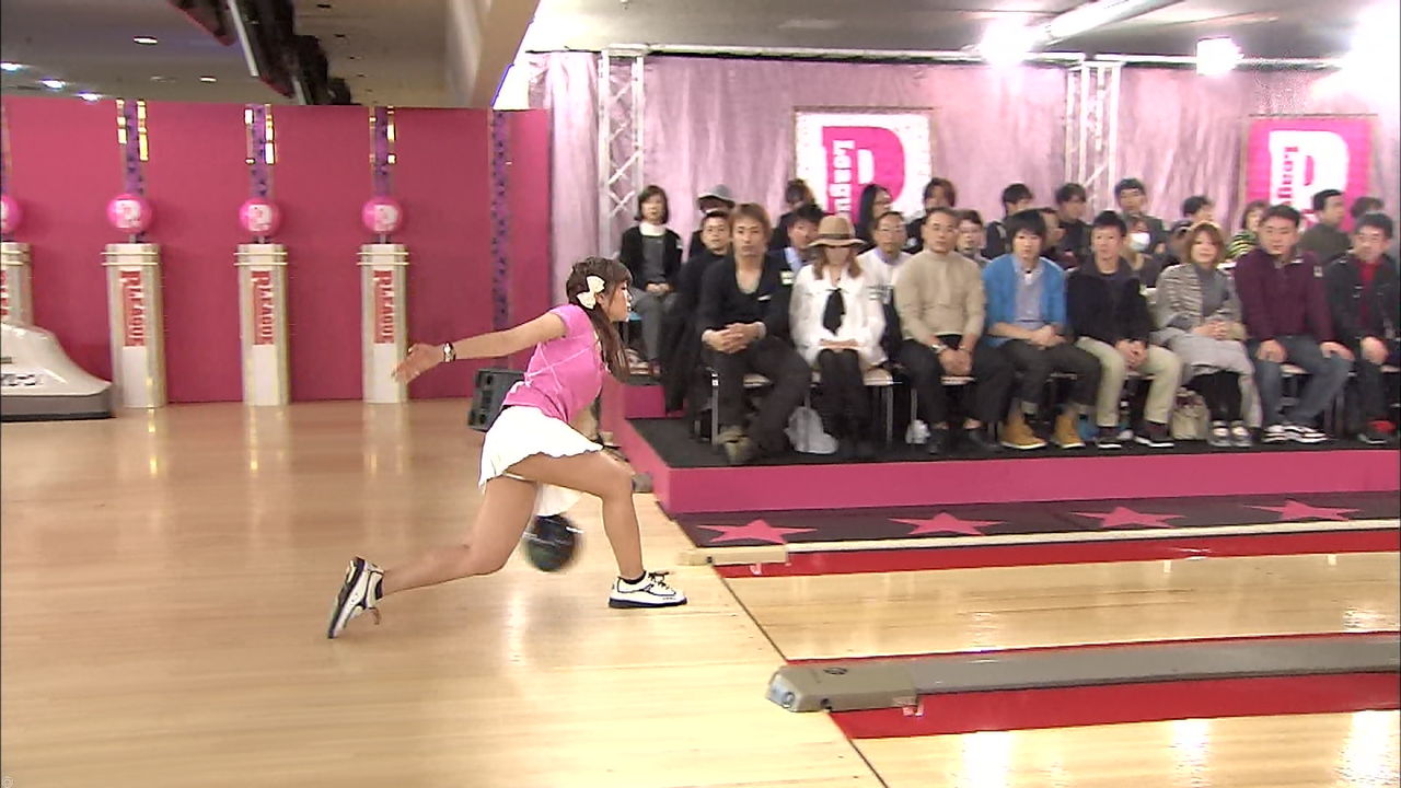 ボーリング  パンチラ 